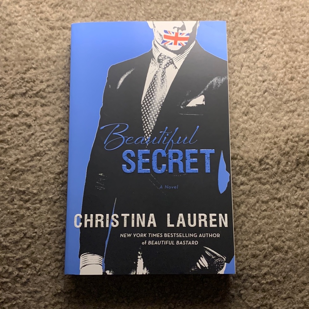 💙 Beautiful Secret by Christina Lauren ‼️